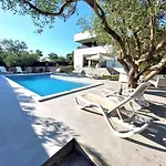 Crowonder Sun Dance With Heated Swimming Pool Seaview And Garden * Sveti Filip i Jakov