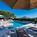 Crowonder Sun Dance With Heated Swimming Pool Seaview And Garden Sveti Filip i Jakov