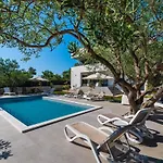 Crowonder Sun Dance With Heated Swimming Pool Seaview And Garden Appartement *