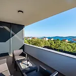 Appartement Crowonder Sun Dance With Heated Swimming Pool Seaview And Garden