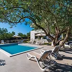 Crowonder Sun Dance With Heated Swimming Pool Seaview And Garden * Sveti Filip i Jakov