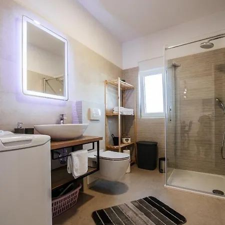 Crowonder Sun Dance With Heated Swimming Pool Seaview And Garden *