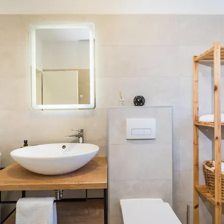 Апартаменты Crowonder Sun Dance With Heated Swimming Pool Seaview And Garden