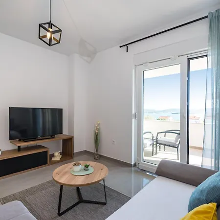 Crowonder Sun Dance With Heated Swimming Pool Seaview And Garden *