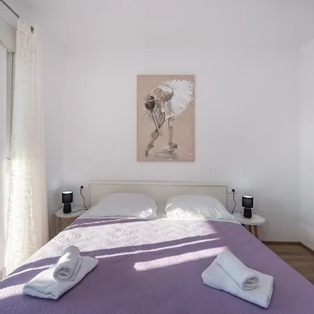 Апартаменты Crowonder Sun Dance With Heated Swimming Pool Seaview And Garden