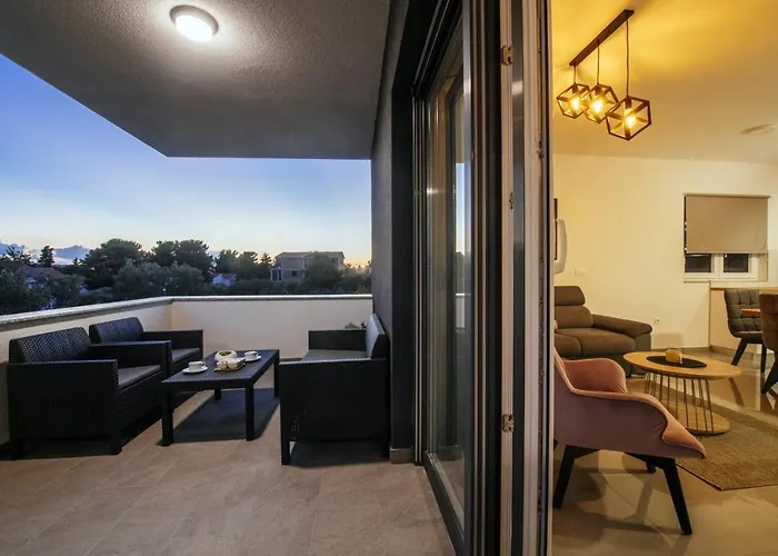 Crowonder Sun Dance With Heated Swimming Pool Seaview And Garden Lägenhet *