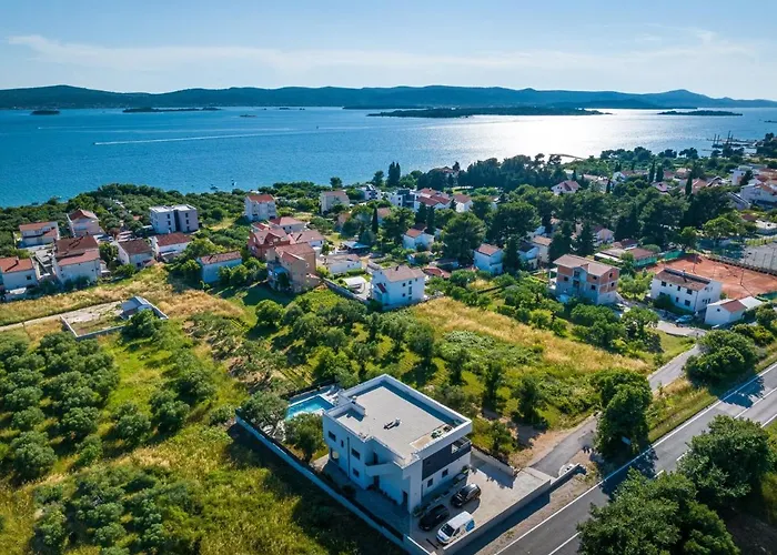 Crowonder Sun Dance With Heated Swimming Pool Seaview And Garden Appartement Sveti Filip i Jakov