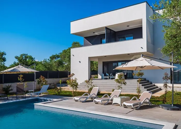 Crowonder Sun Dance With Heated Swimming Pool Seaview And Garden Sveti Filip i Jakov