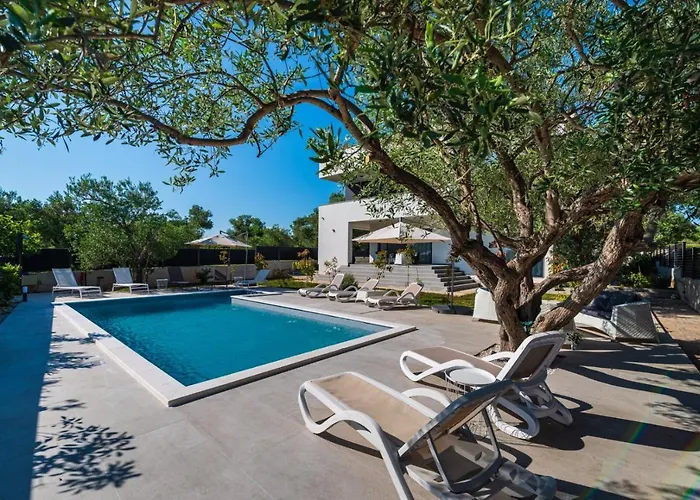 Crowonder Sun Dance With Heated Swimming Pool Seaview And Garden Appartement *