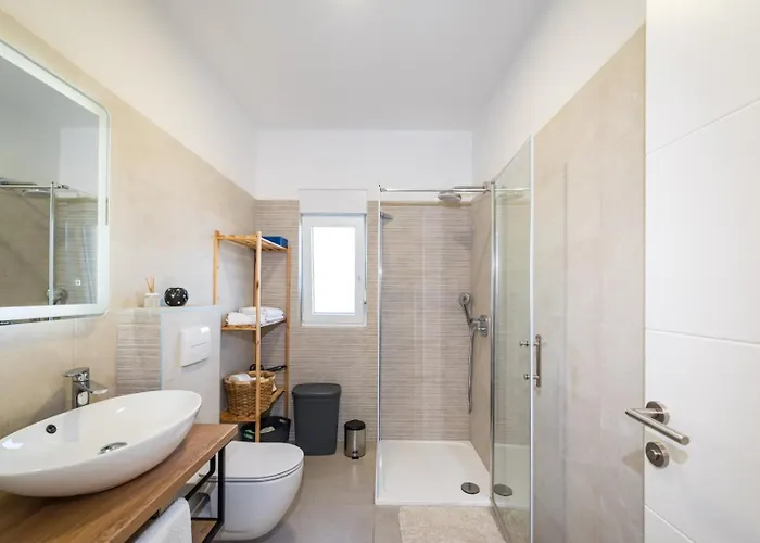Crowonder Sun Dance With Heated Swimming Pool Seaview And Garden