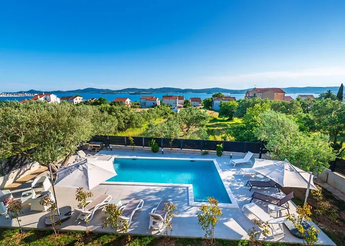 Crowonder Sun Dance With Heated Swimming Pool Seaview And Garden Sveti Filip i Jakov