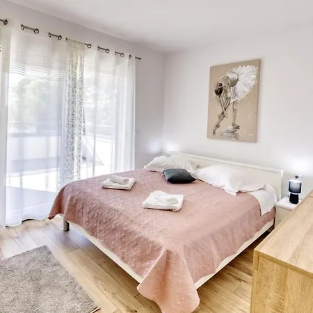 Appartement Crowonder Sun Dance With Heated Swimming Pool Seaview And Garden Sveti Filip i Jakov