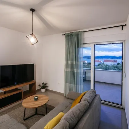 Crowonder Sun Dance With Heated Swimming Pool Seaview And Garden Lejlighed *