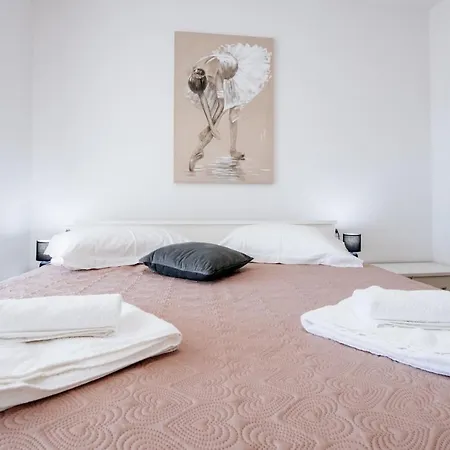 Daire Crowonder Sun Dance With Heated Swimming Pool Seaview And Garden Sveti Filip i Jakov