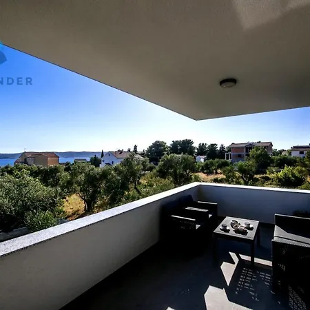 Lejlighed Crowonder Sun Dance With Heated Swimming Pool Seaview And Garden Sveti Filip i Jakov