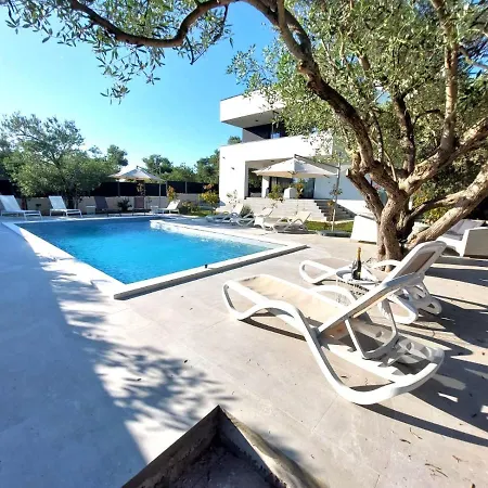 Crowonder Sun Dance With Heated Swimming Pool Seaview And Garden * Sveti Filip i Jakov