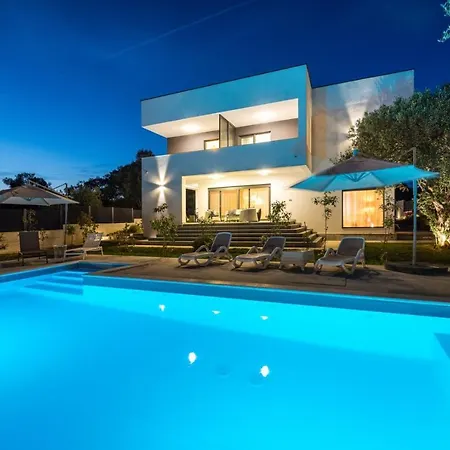 Crowonder Sun Dance With Heated Swimming Pool Seaview And Garden * Sveti Filip i Jakov