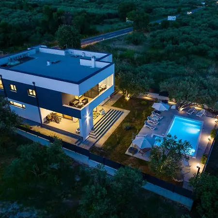 Lejlighed Crowonder Sun Dance With Heated Swimming Pool Seaview And Garden Sveti Filip i Jakov