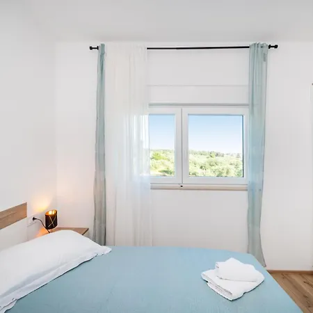 Lejlighed Crowonder Sun Dance With Heated Swimming Pool Seaview And Garden Sveti Filip i Jakov