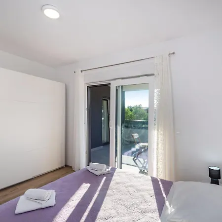 Lejlighed Crowonder Sun Dance With Heated Swimming Pool Seaview And Garden