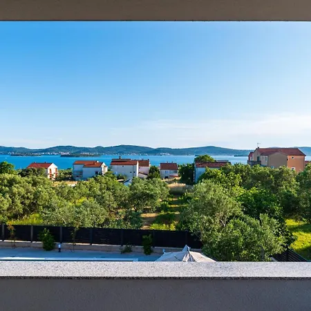 Crowonder Sun Dance With Heated Swimming Pool Seaview And Garden Lejlighed Sveti Filip i Jakov