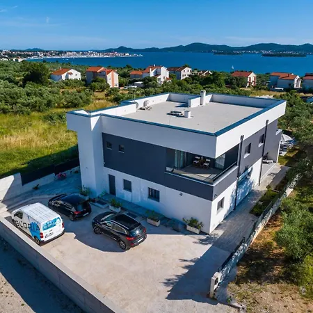 Lejlighed Crowonder Sun Dance With Heated Swimming Pool Seaview And Garden *