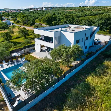 Lejlighed Crowonder Sun Dance With Heated Swimming Pool Seaview And Garden *