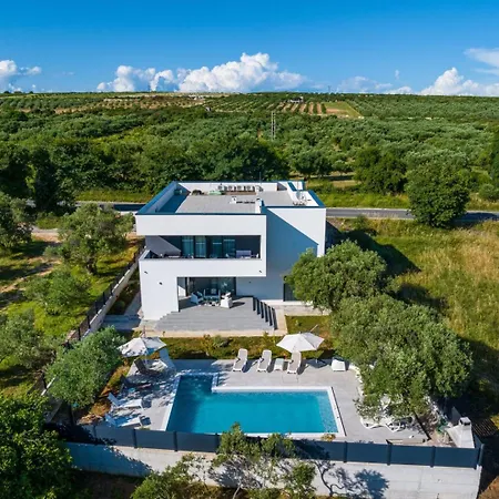 Lejlighed Crowonder Sun Dance With Heated Swimming Pool Seaview And Garden *