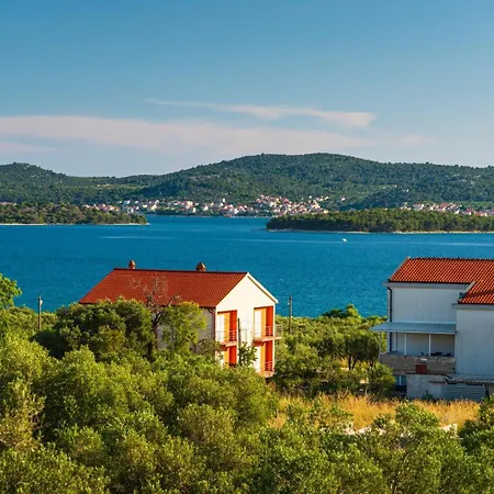 Crowonder Sun Dance With Heated Swimming Pool Seaview And Garden Lejlighed Sveti Filip i Jakov
