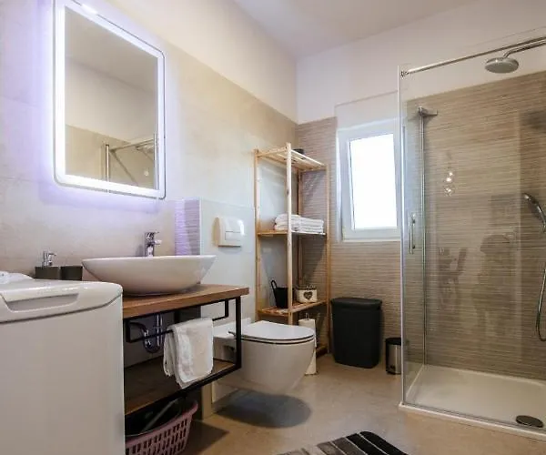 Crowonder Sun Dance With Heated Swimming Pool Seaview And Garden *