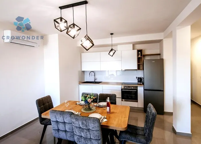 Apartman Crowonder Sun Dance With Heated Swimming Pool Seaview And Garden