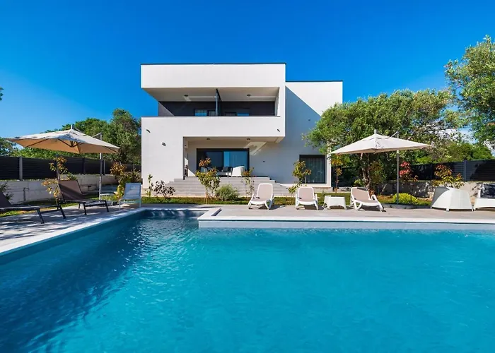 Apartmán Crowonder Sun Dance With Heated Swimming Pool Seaview And Garden