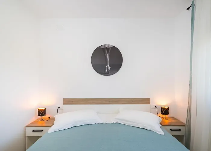 Apartmán Crowonder Sun Dance With Heated Swimming Pool Seaview And Garden *