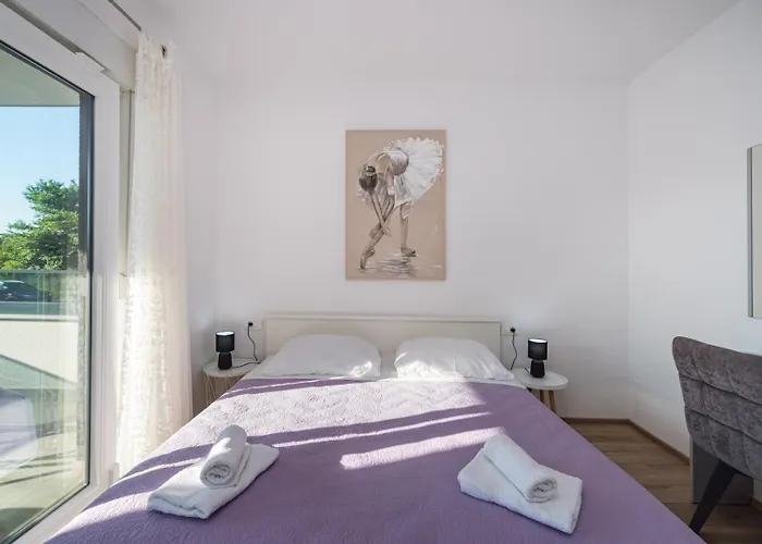 Апартаменты Crowonder Sun Dance With Heated Swimming Pool Seaview And Garden