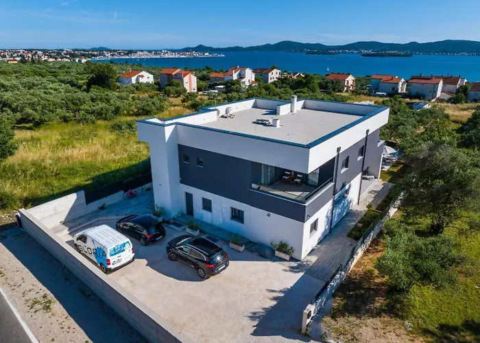 Apartmán Crowonder Sun Dance With Heated Swimming Pool Seaview And Garden *